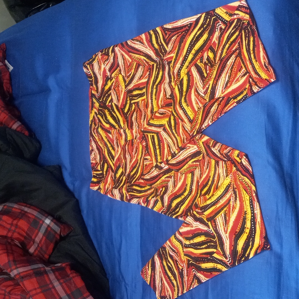 WILD leggings! Tell and curvy